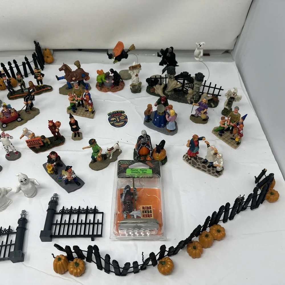 Big MIX lot Lemax Spooky Town halloween Vintage Retired